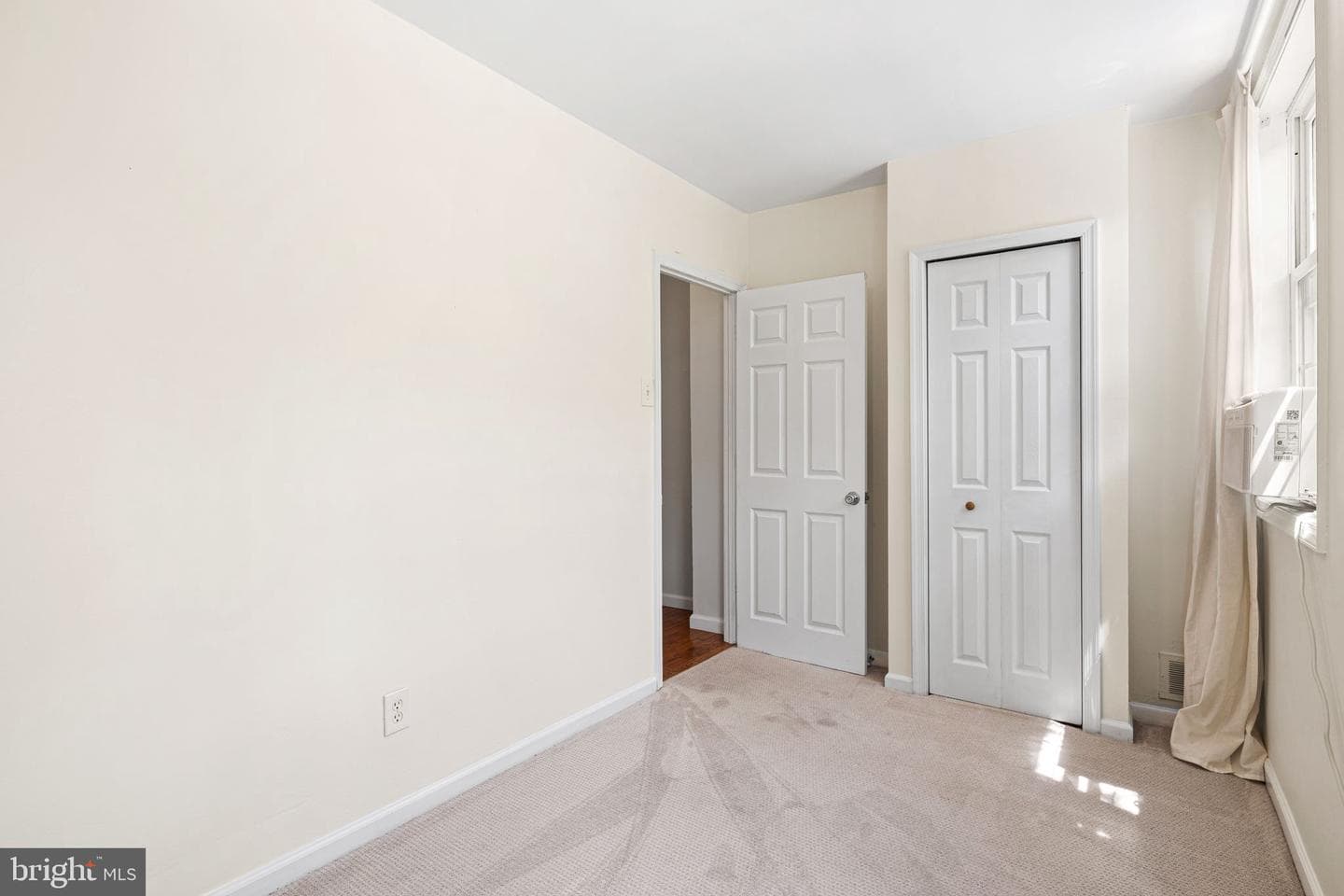 439 W George Street photo 13