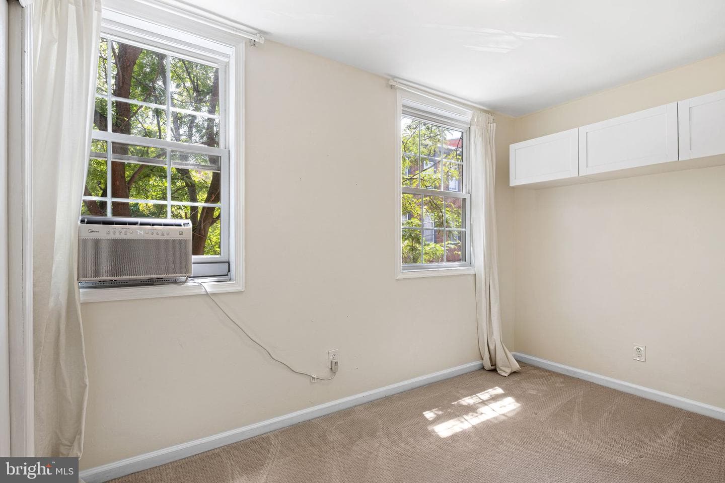 439 W George Street photo 14