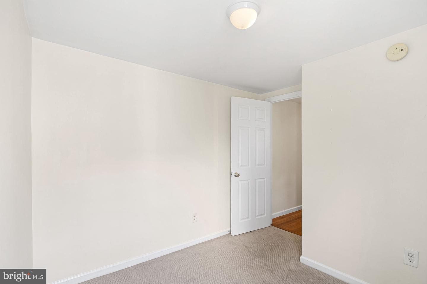 439 W George Street photo 15