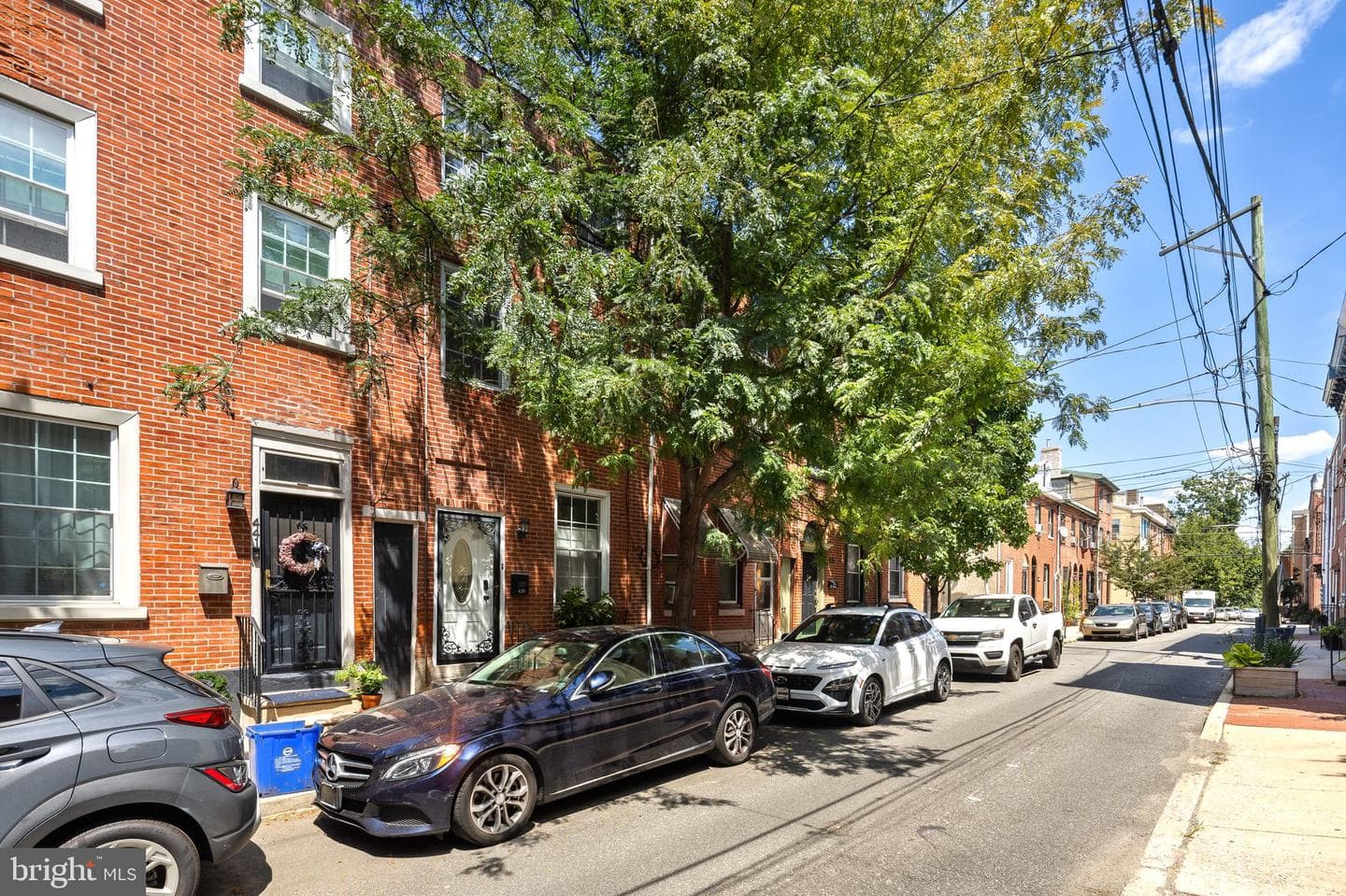 439 W George Street photo 2