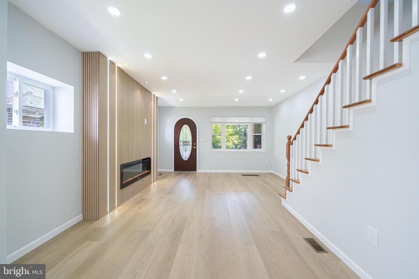 829 E Rittenhouse Street photo 3