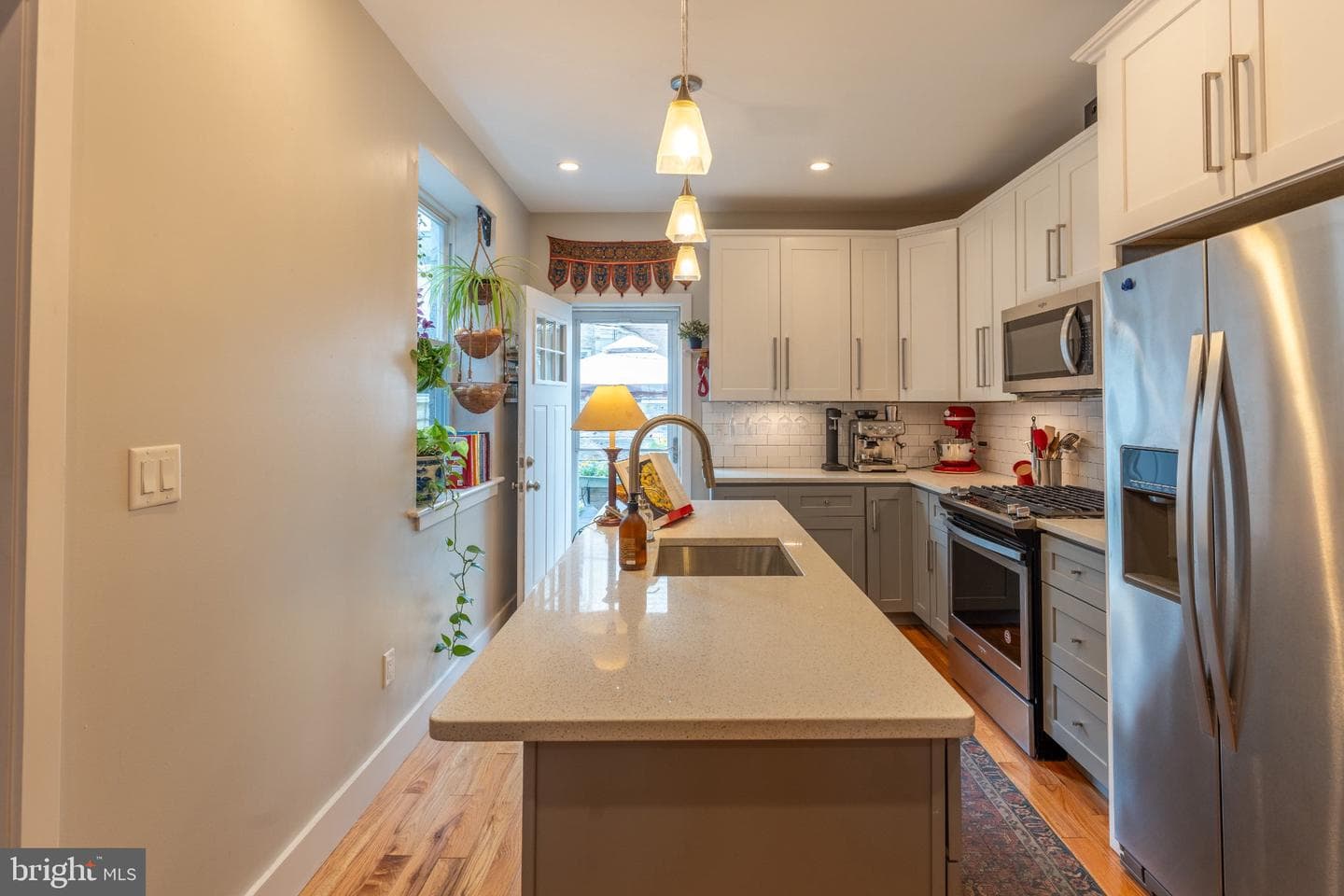 2611 W Thompson Street photo 12