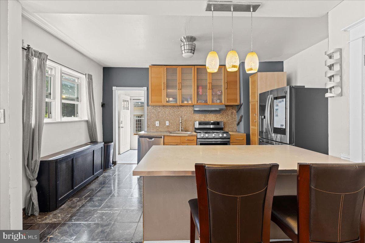326 E Sanger Street photo 11