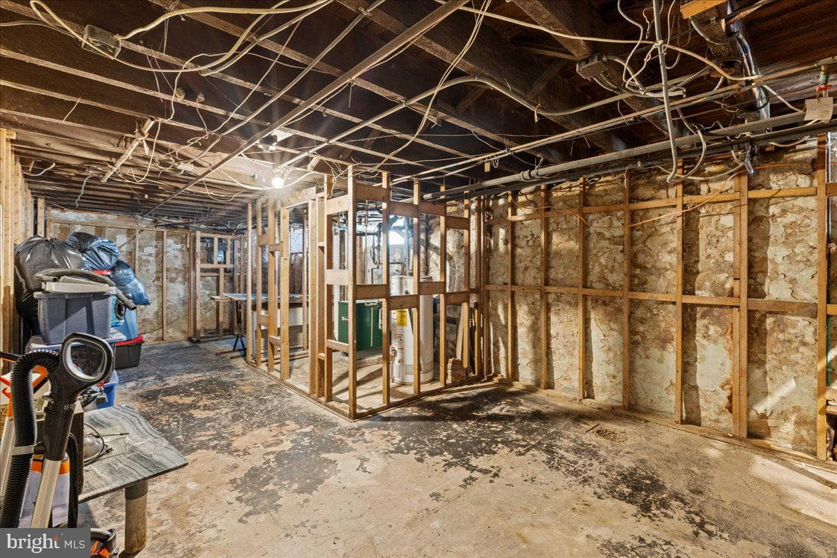326 E Sanger Street photo 27