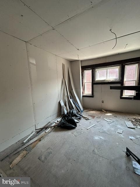 2038 W Spencer Avenue photo 7