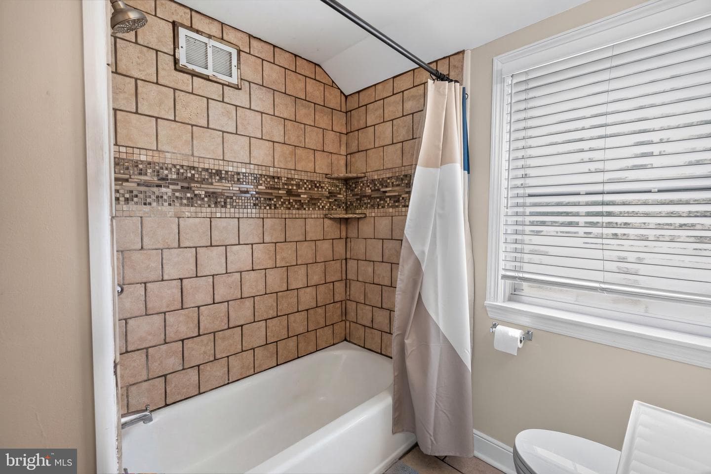 461 Summit Avenue photo 36