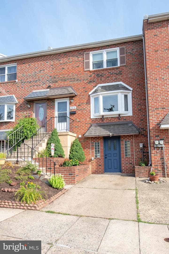 4210 Chalfont Place photo 1