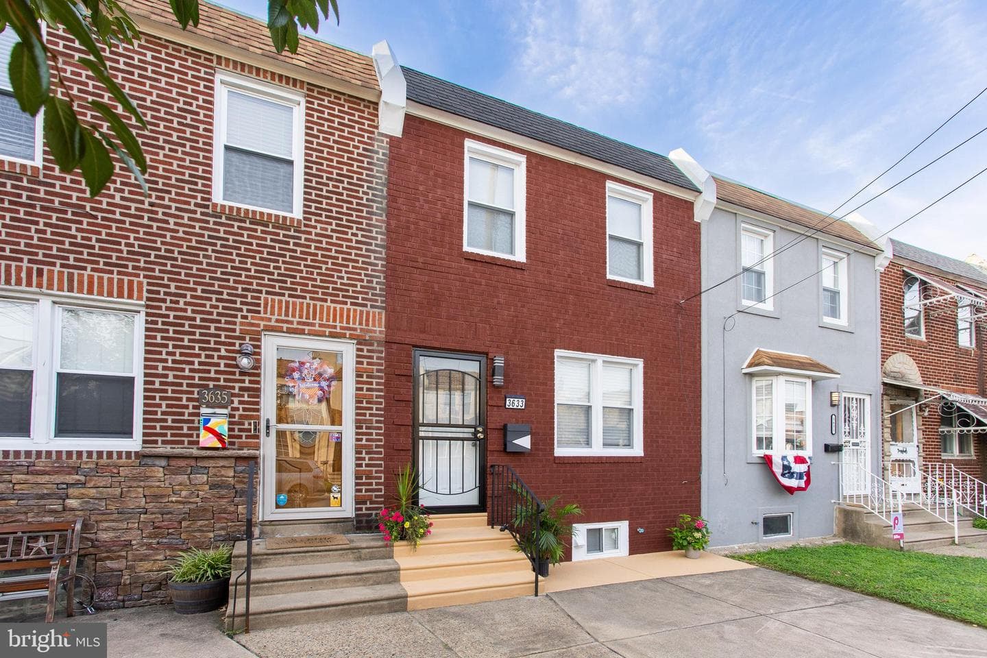 3633 E Thompson Street photo 1