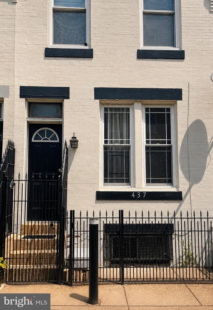 437 Purdy Street photo 1
