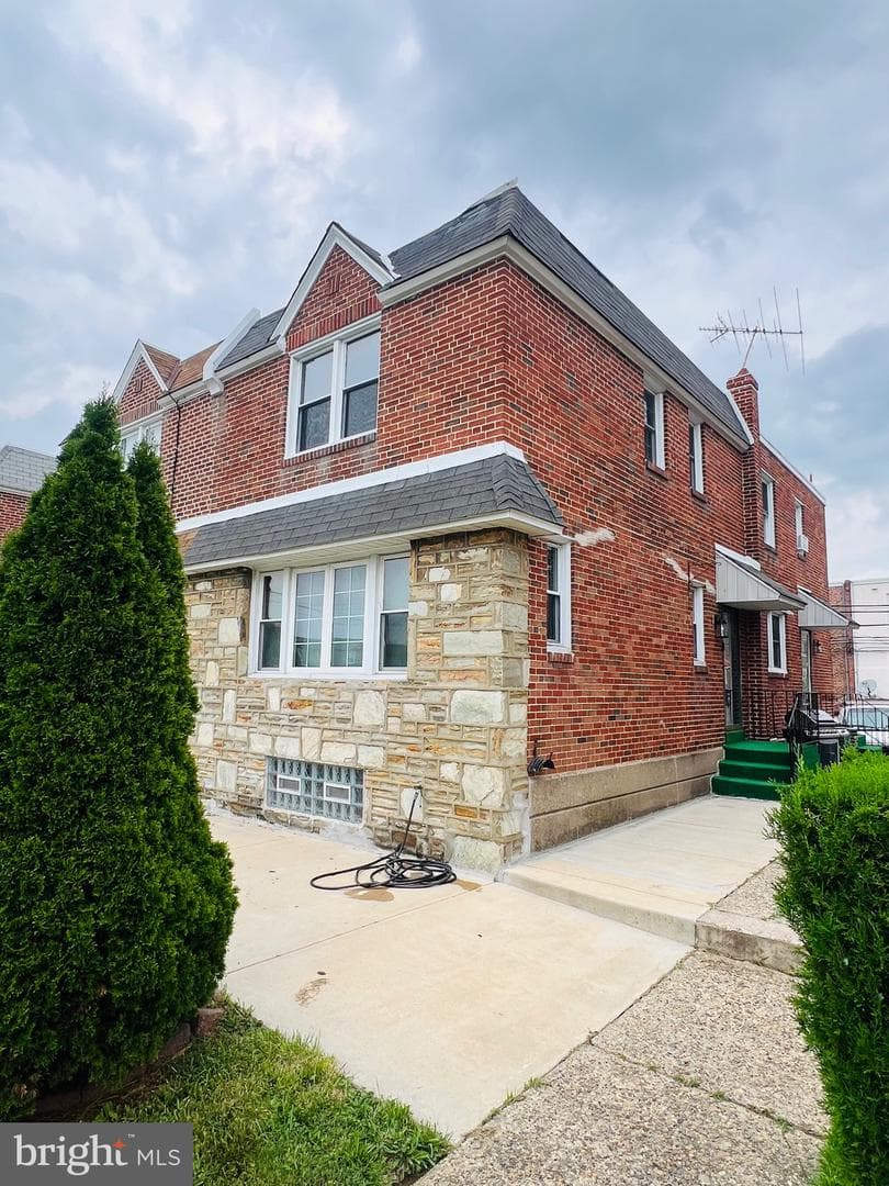 807 Brighton Street photo 1