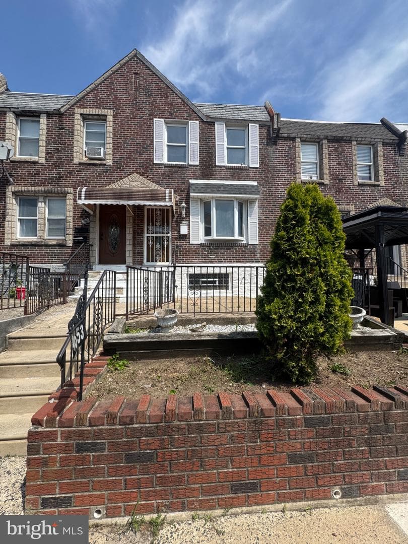 4653 Shelbourne Street photo 1