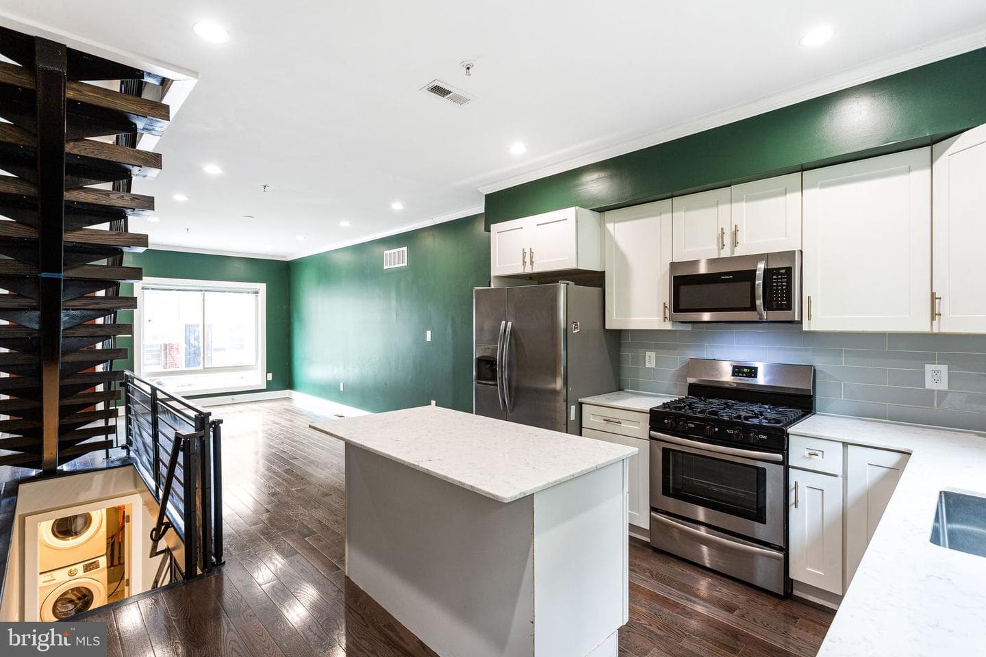 615 Emily Street photo 1
