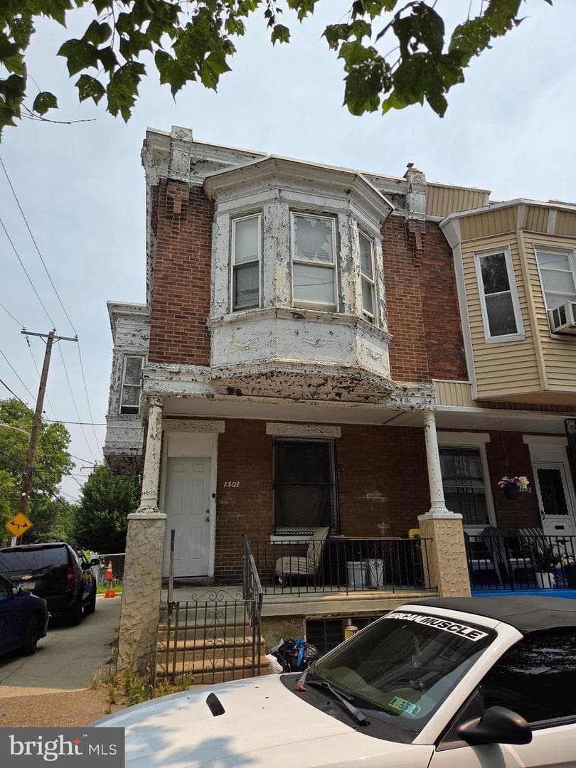 1301 S Paxon Street photo 1