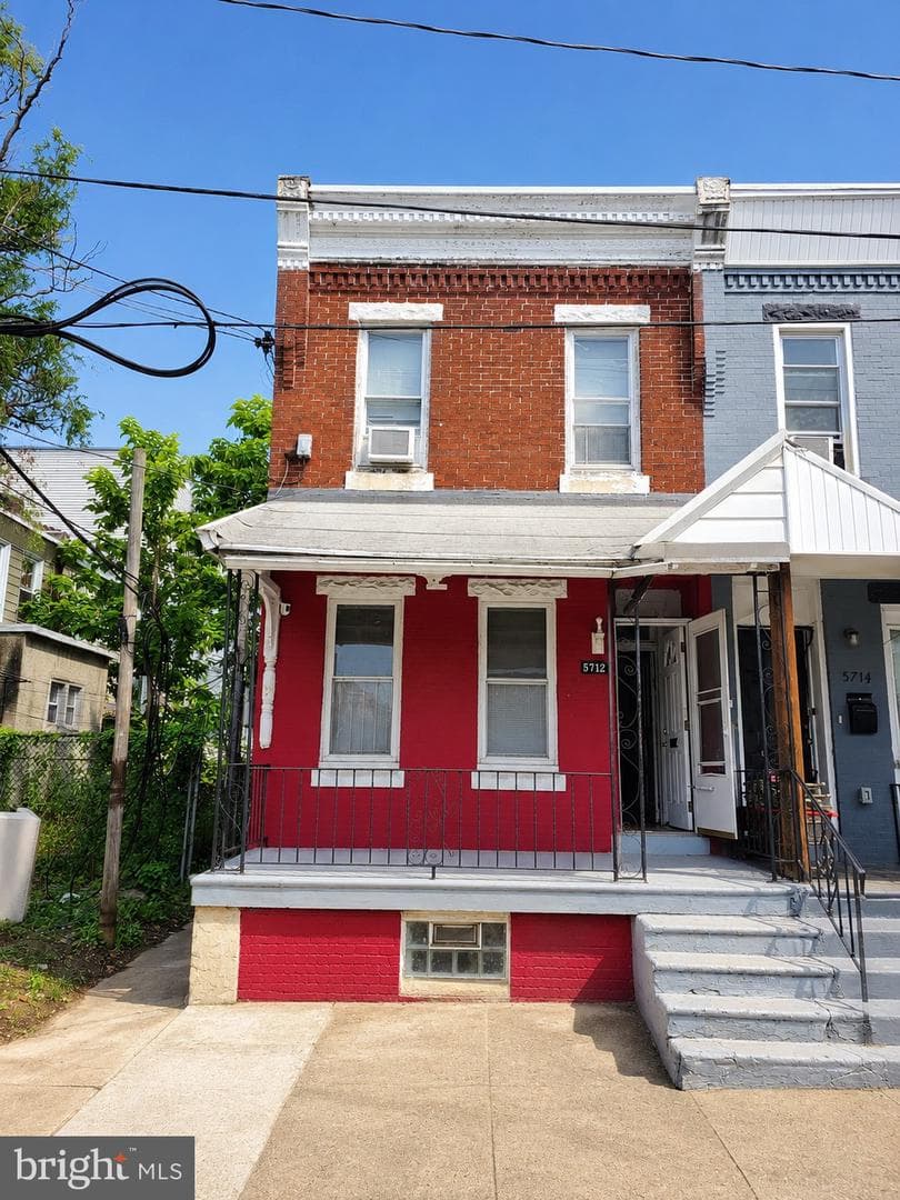 5712 Commerce Street photo 1
