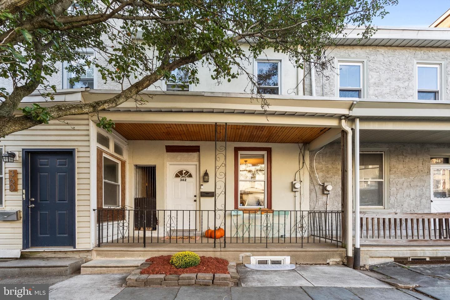 362 Martin Street photo 1