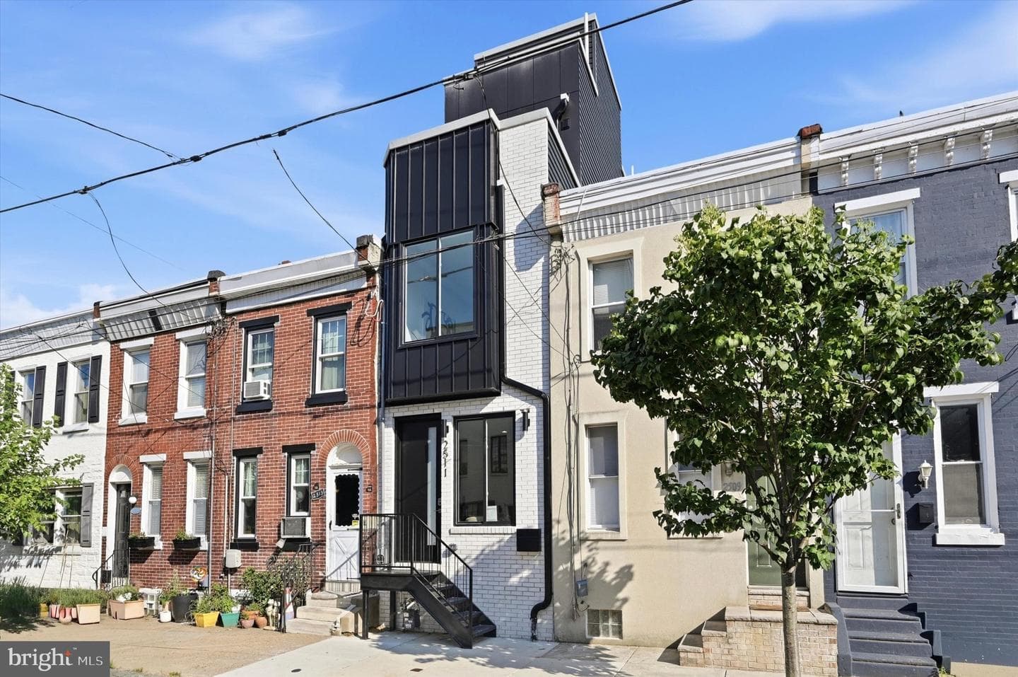 2511 Sepviva Street photo 1