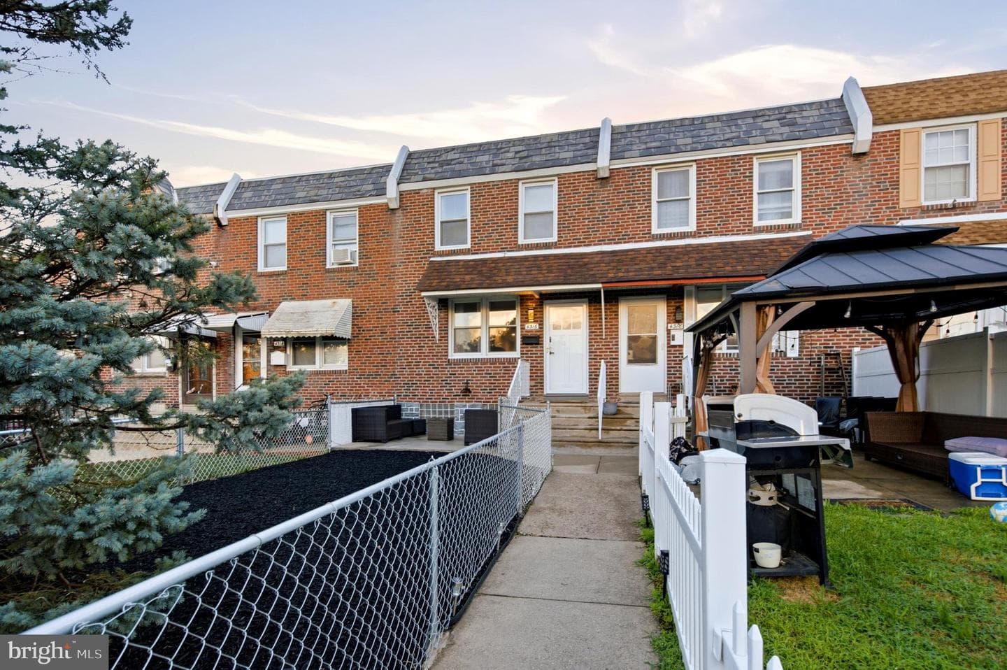 4316 I Street photo 1