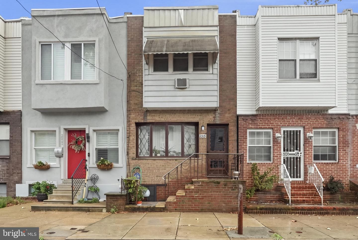 2213 S Woodstock Street photo 1