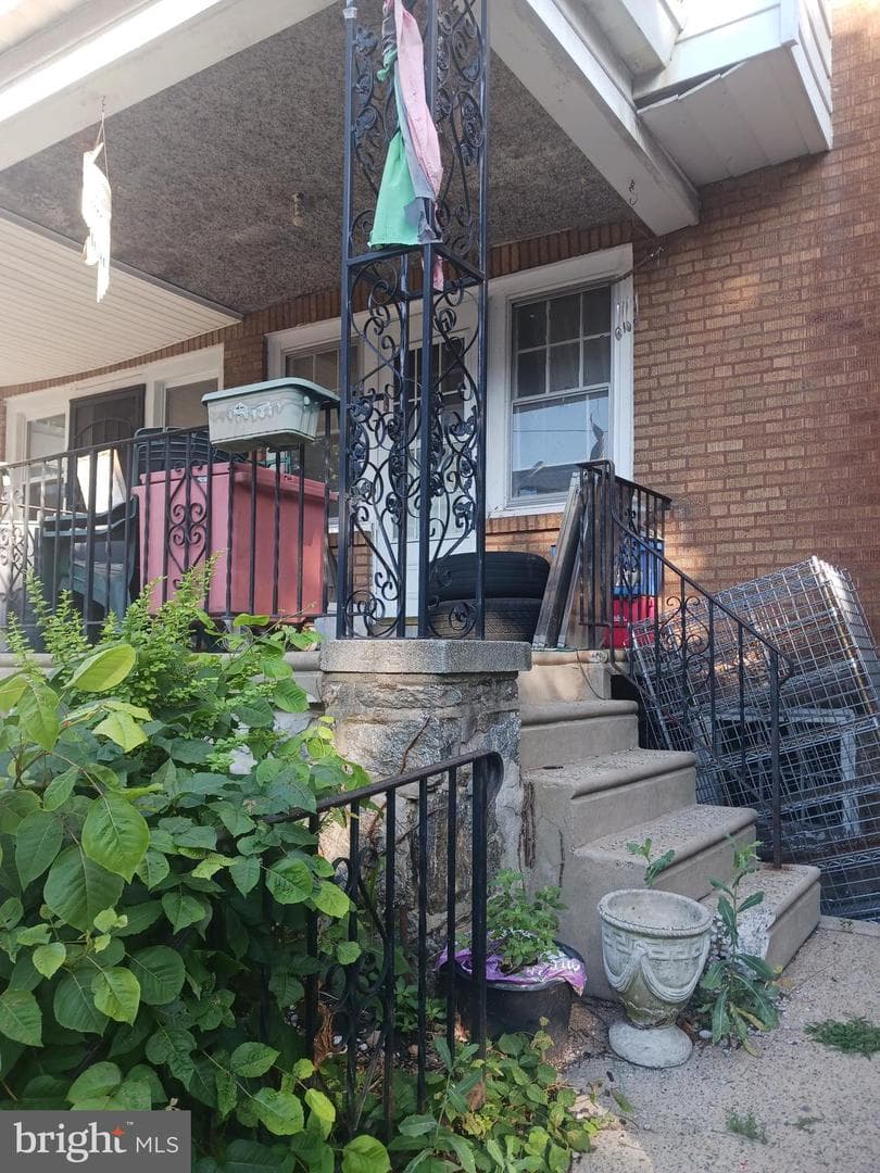 45 E Montana Street photo 1