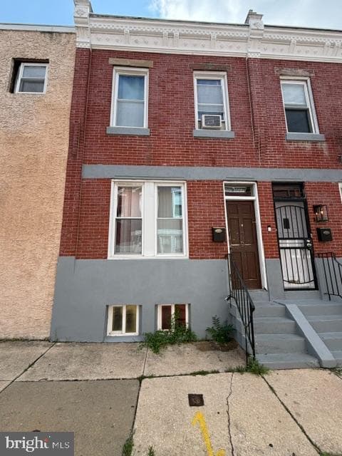 2467 N Garnet Street photo 1