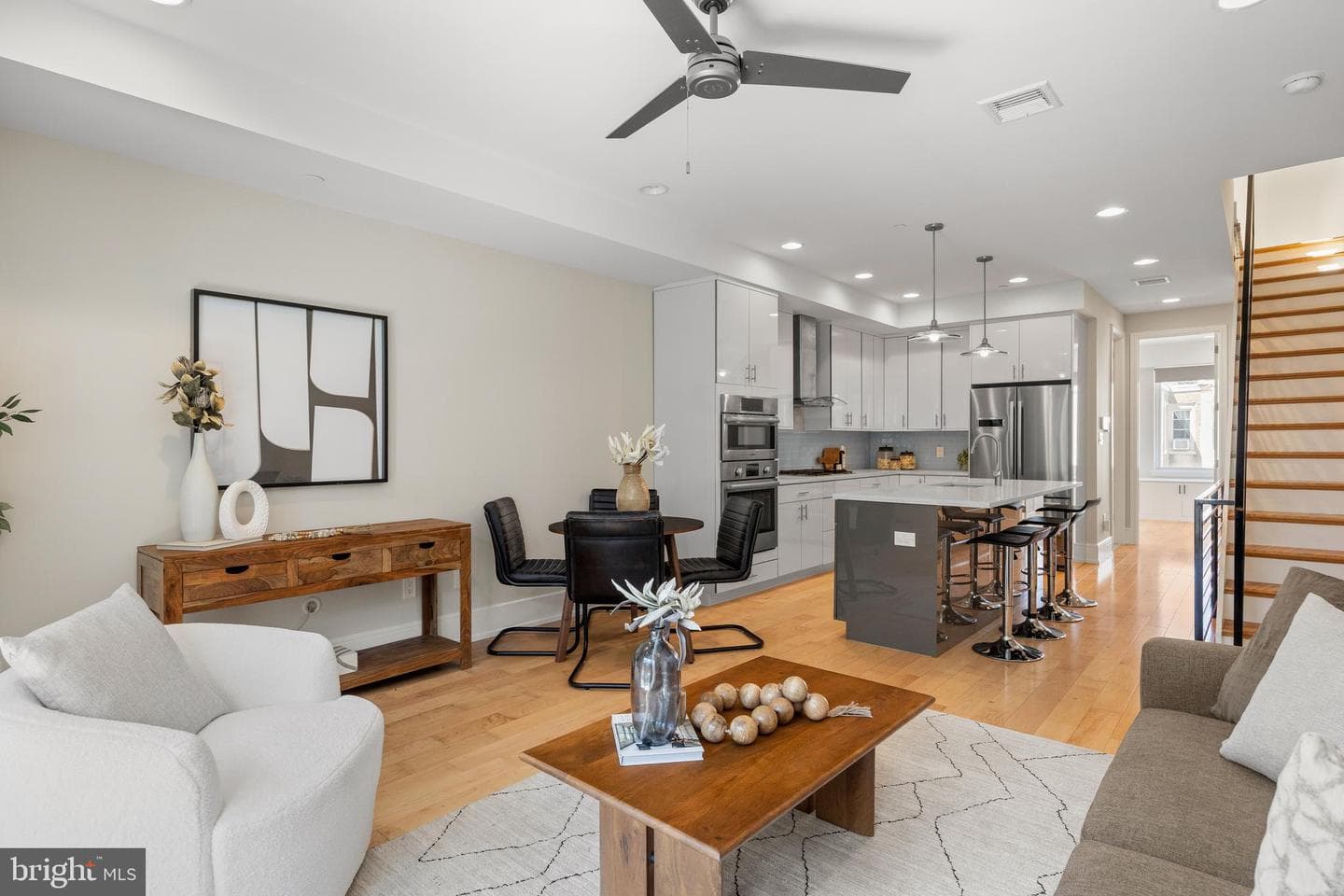 1016 S 17th Street #b photo 1