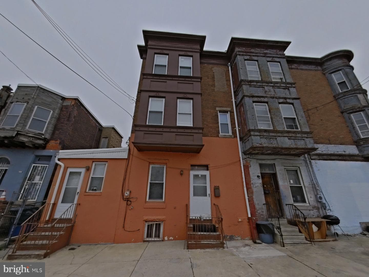 908 W Erie Avenue photo 1