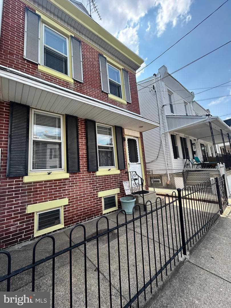 2832 Kirkbride Street photo 1
