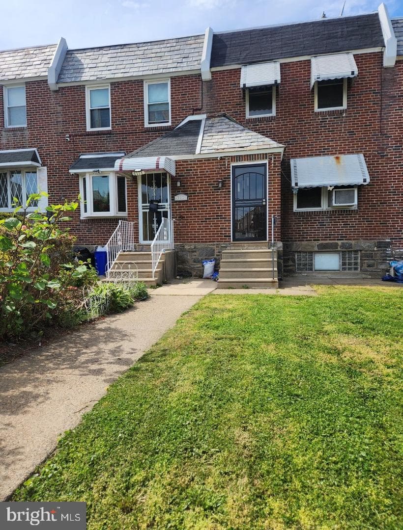 6162 Hasbrook Avenue photo 1