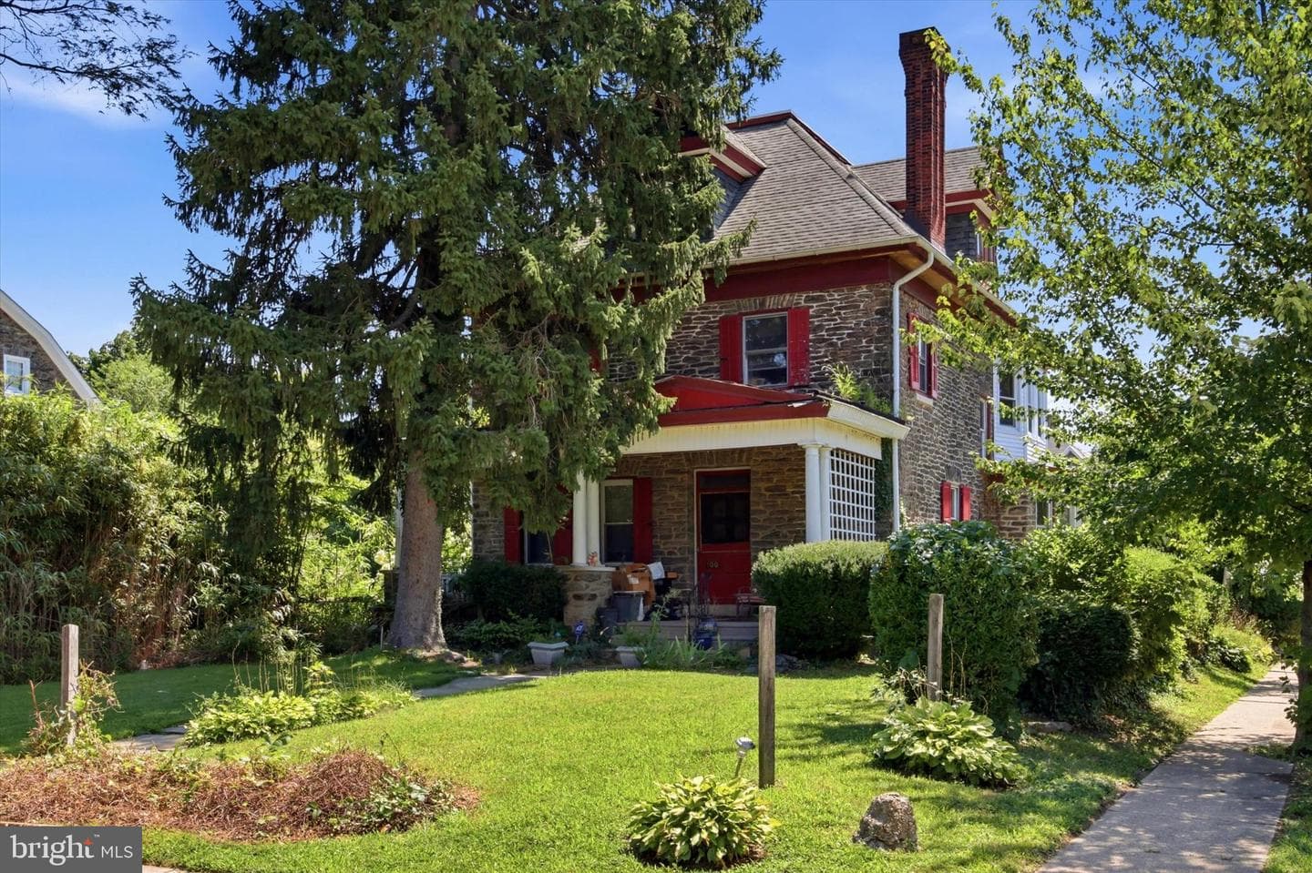 102 E Cliveden Street photo 1