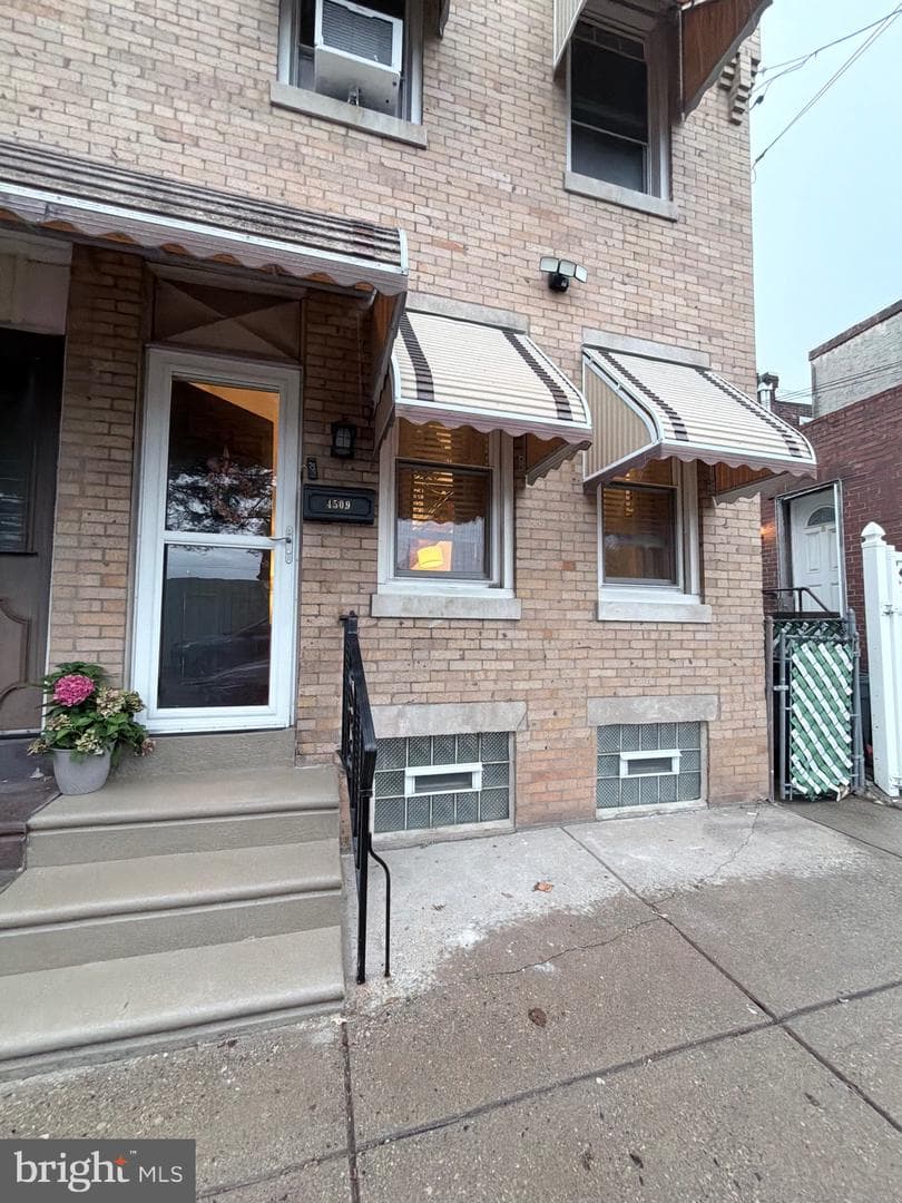 4509 Gaul Street photo 1