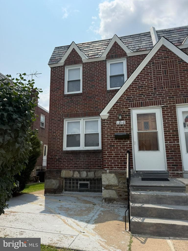 1810 Benson Street photo 1