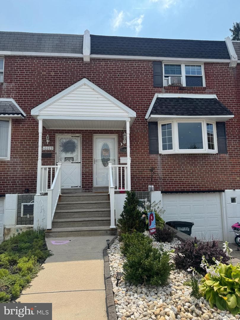 10007 Warfield Place photo 1