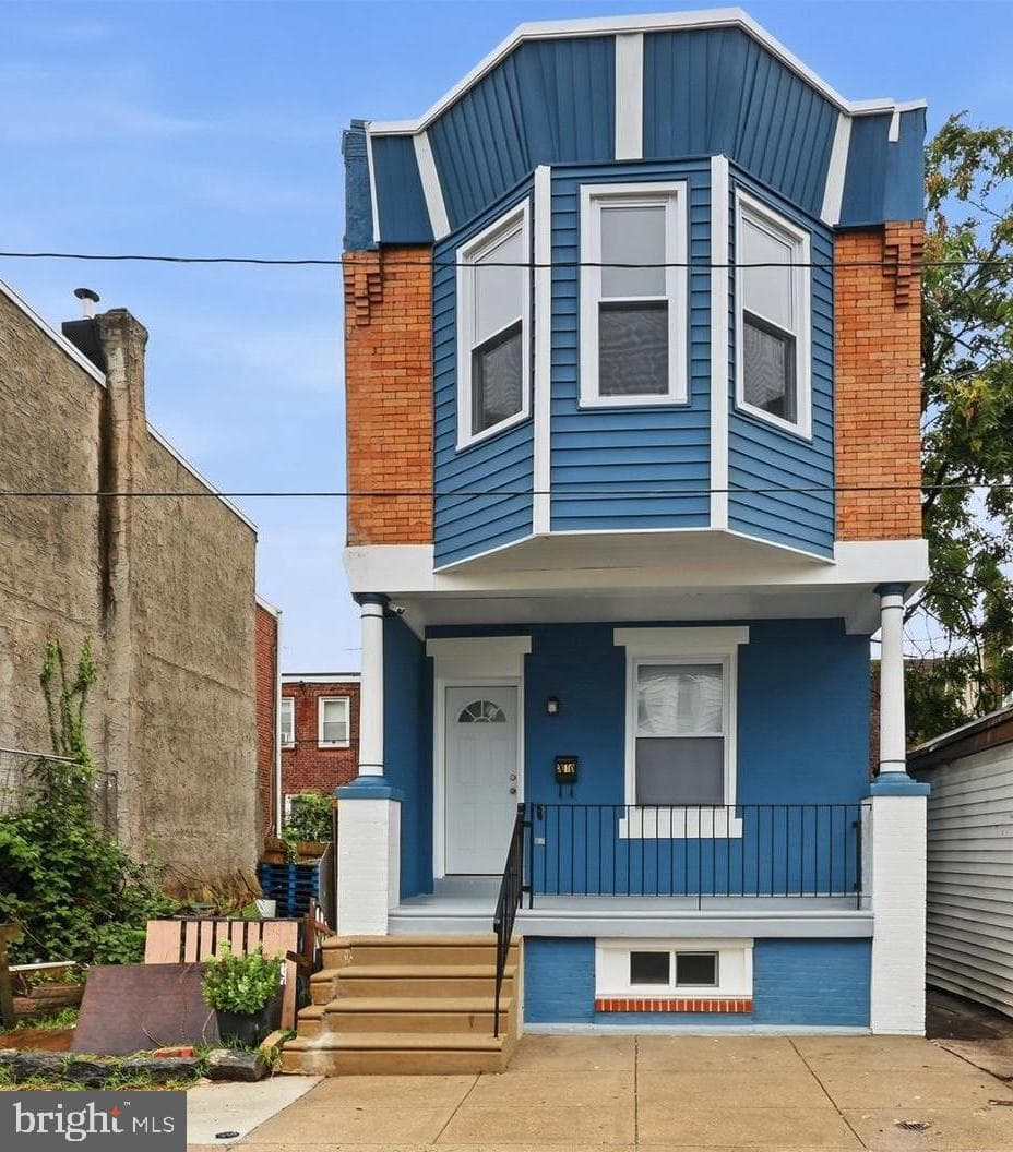 2010 S Alden Street photo 1