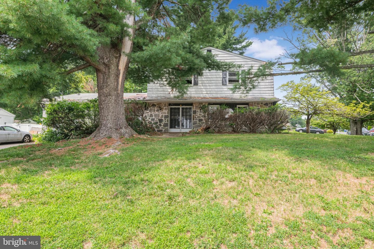 9096 Pine Road photo 1