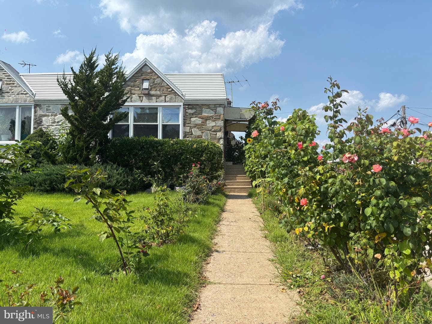 8942 Blue Grass Road photo 1