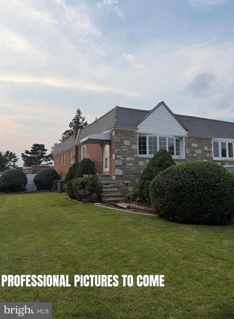1162 Glenn Street photo 1