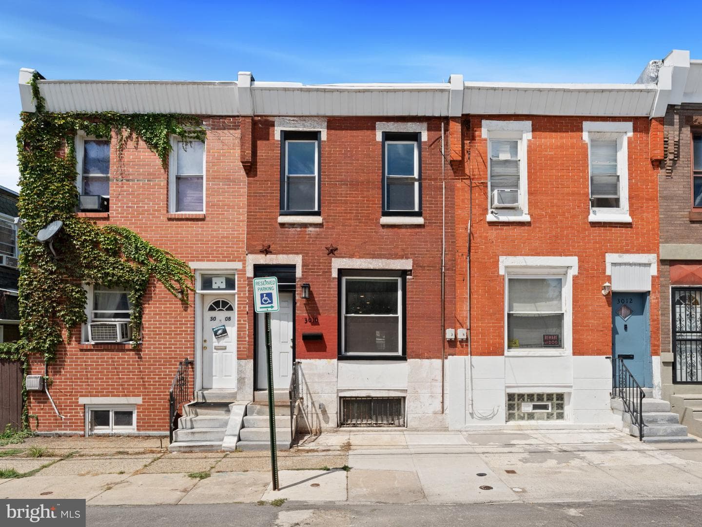 3010 Emerald Street photo 1