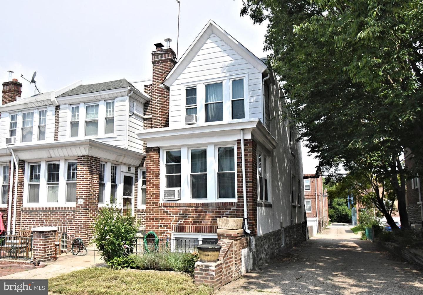 648 Gerhard Street photo 1