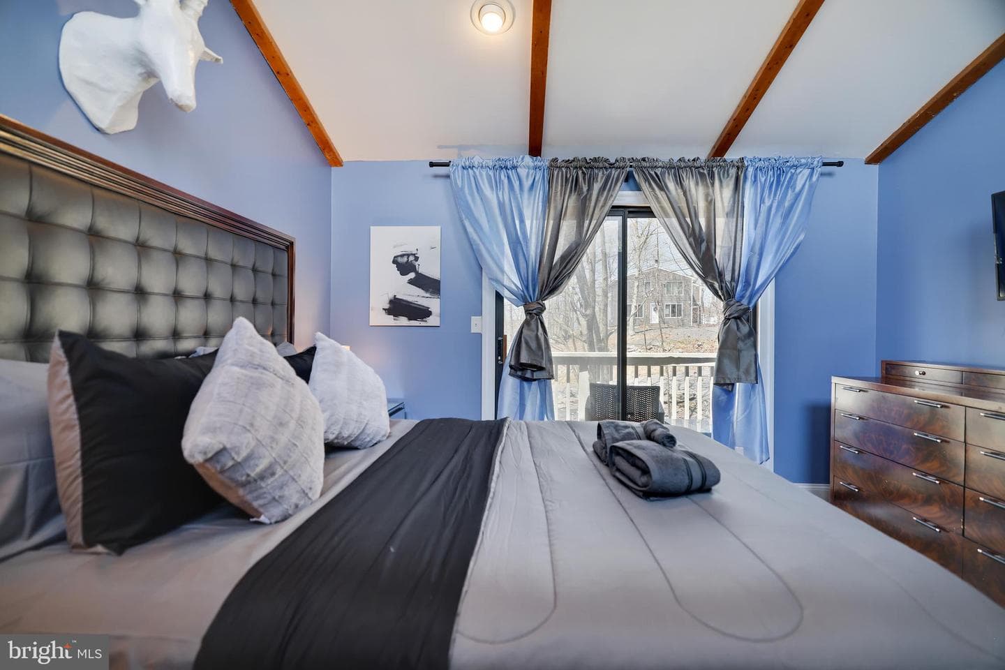 163 Cambridge Court photo 24