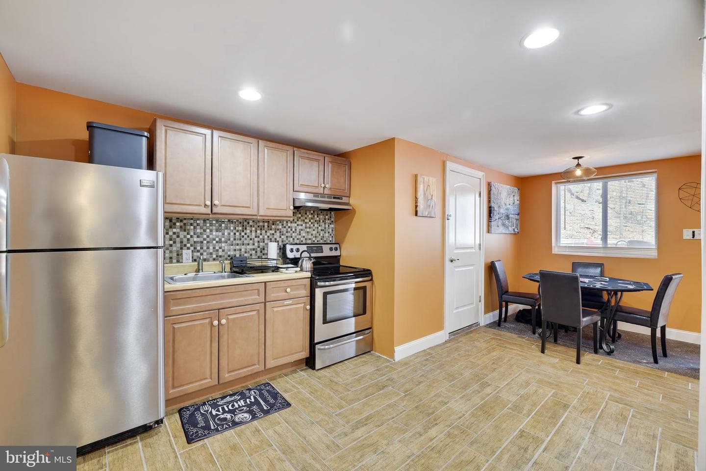 163 Cambridge Court photo 40