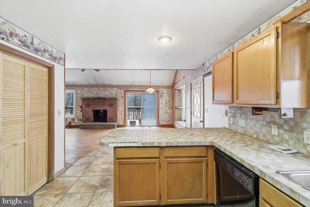5695 Decker Road photo 10