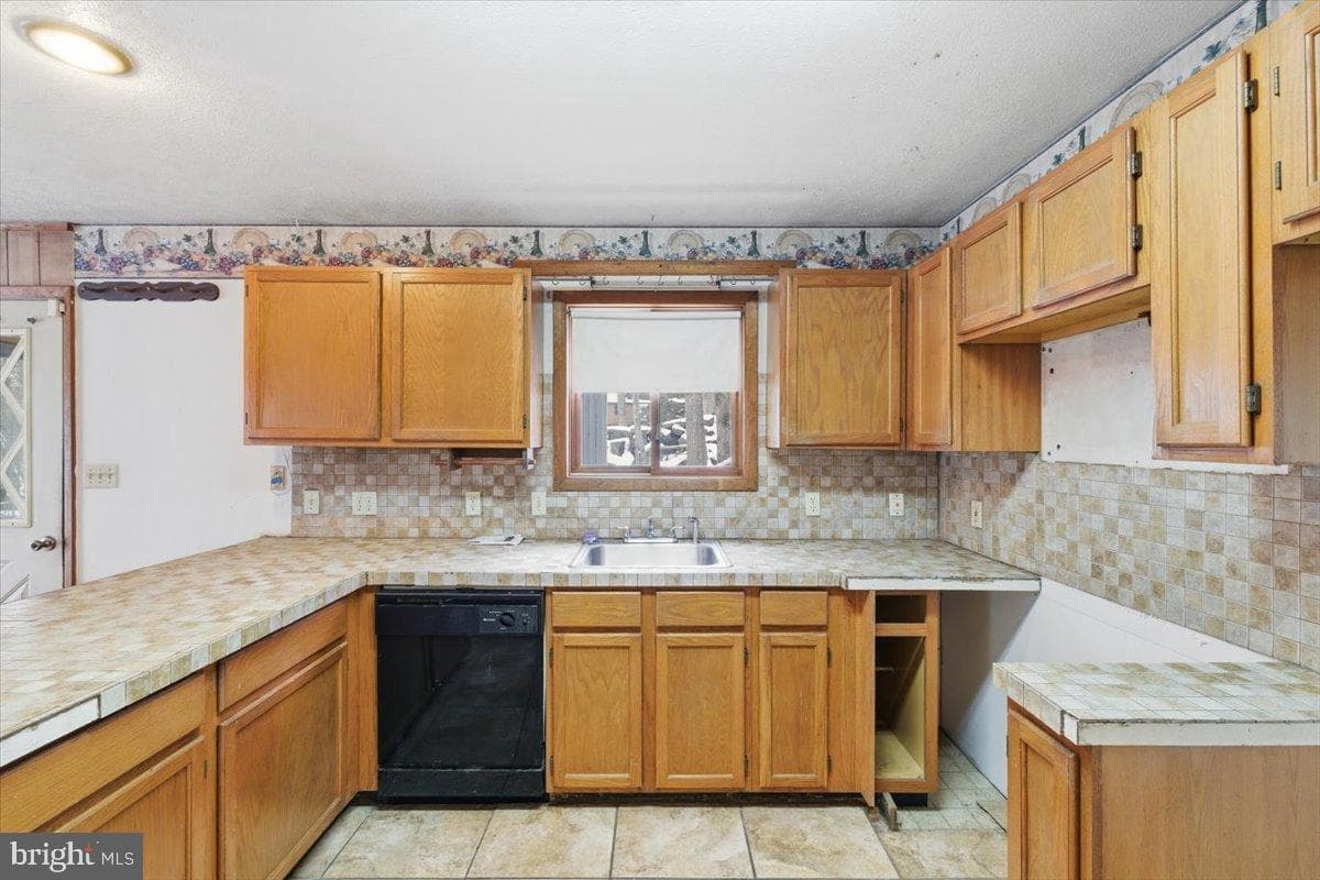 5695 Decker Road photo 11