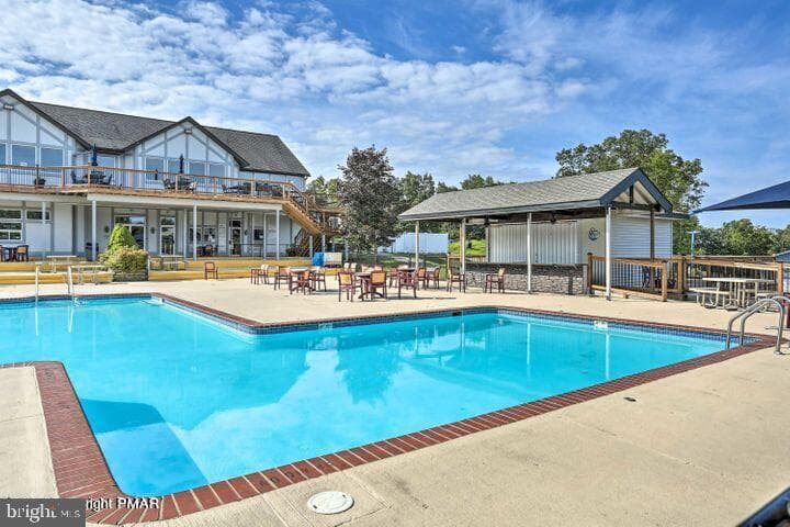 145 Kensington Dr photo 37