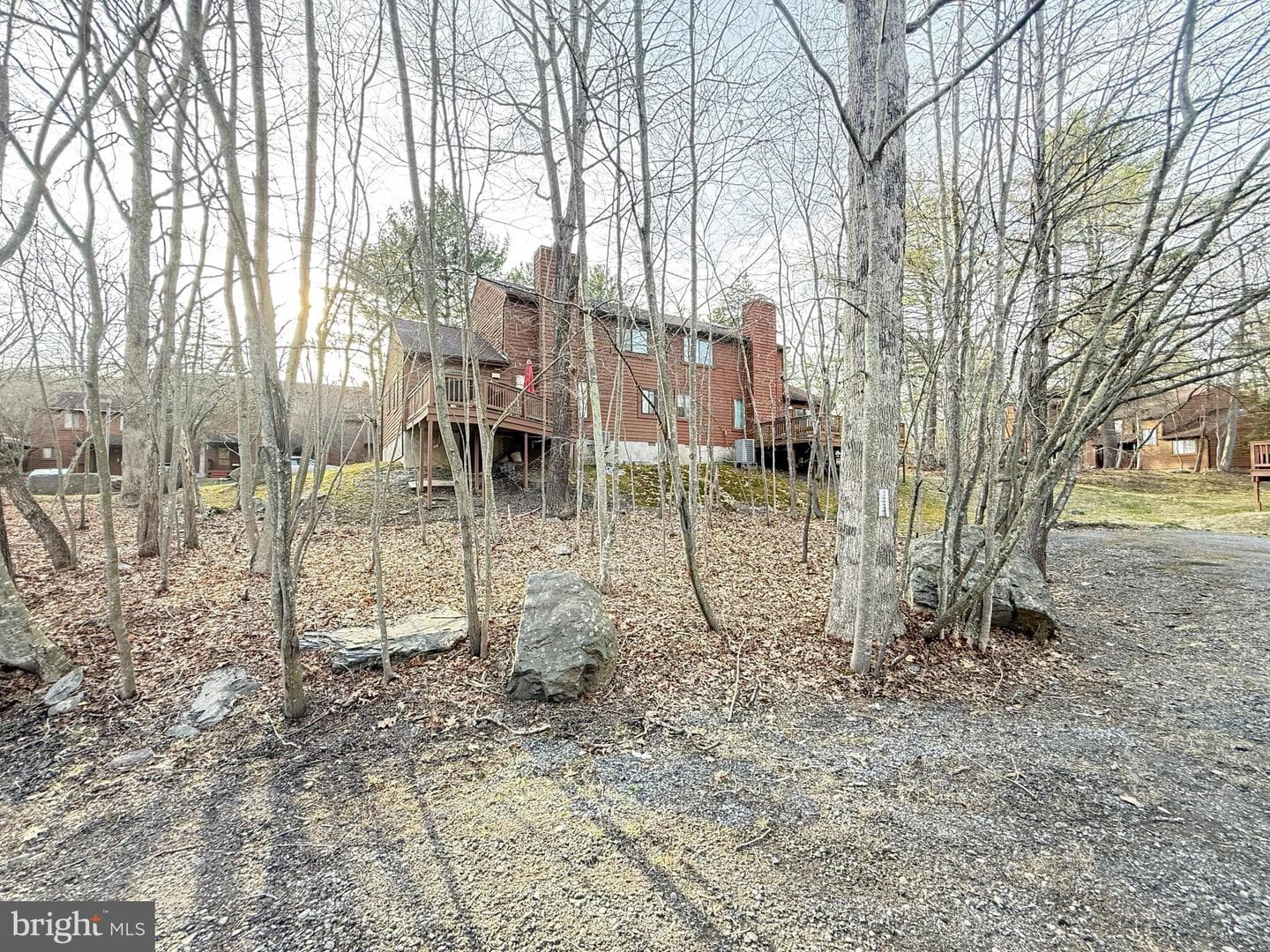 524 Wales Court photo 3