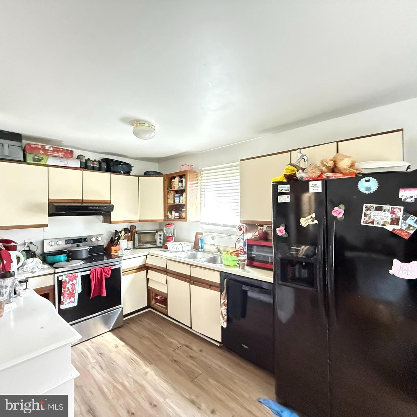 524 Wales Court photo 4
