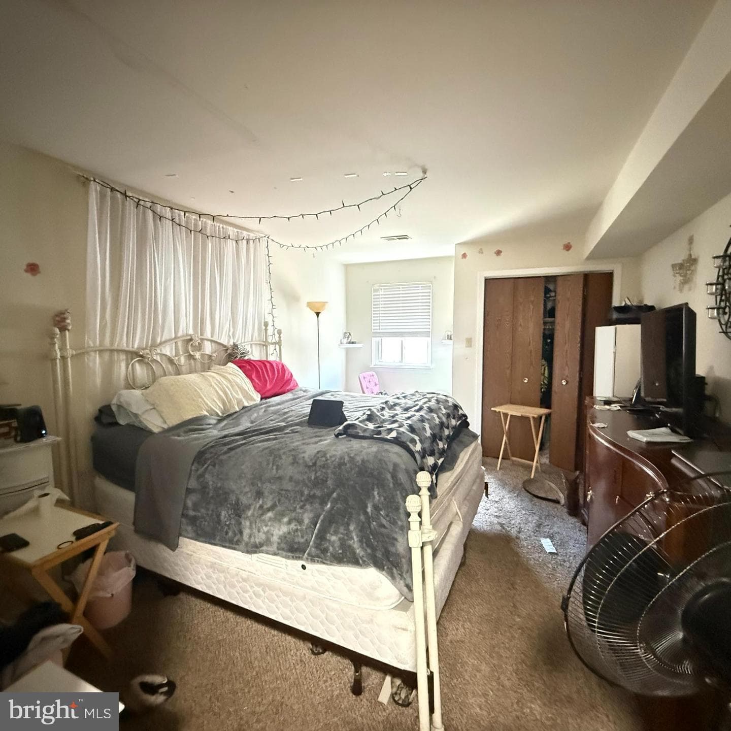 524 Wales Court photo 9