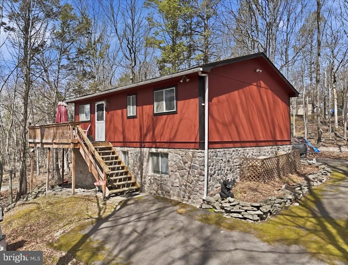 150 Tanglewood Drive photo 1