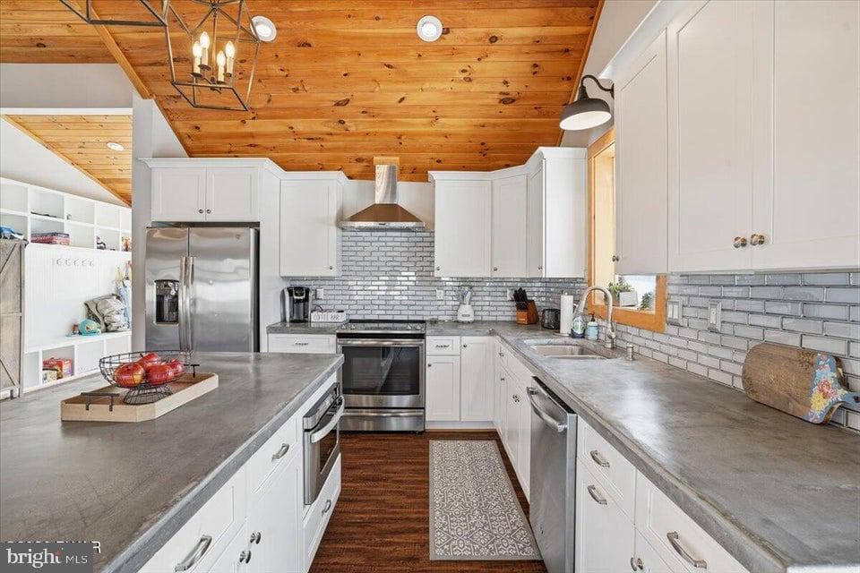 190 Garrity Road photo 32