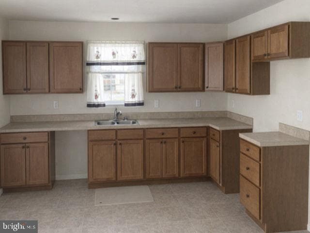 415 Underhill Drive photo 5