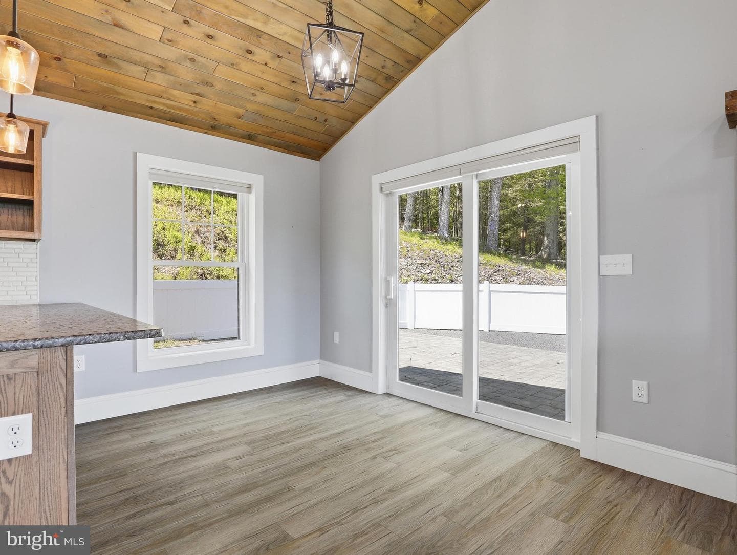 300 Gumbletown Road photo 12